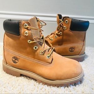 Timberland Basic 6- Inch Boot in tan/brown